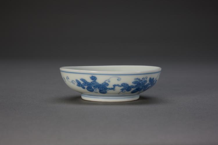 青花葡萄纹小碟