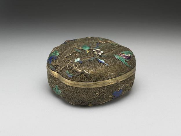 金属胎累丝烧蓝珐瑯桃式盒