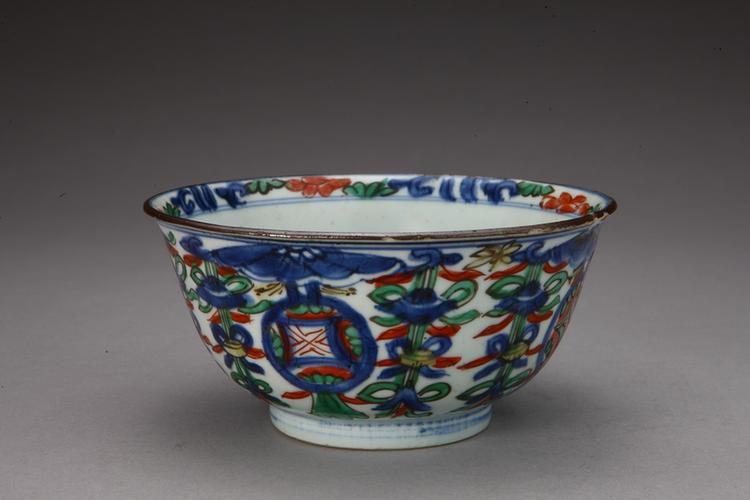 五彩灯笼锦花纹碗