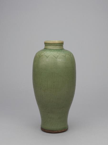 龙泉窑青釉划花筒式瓶