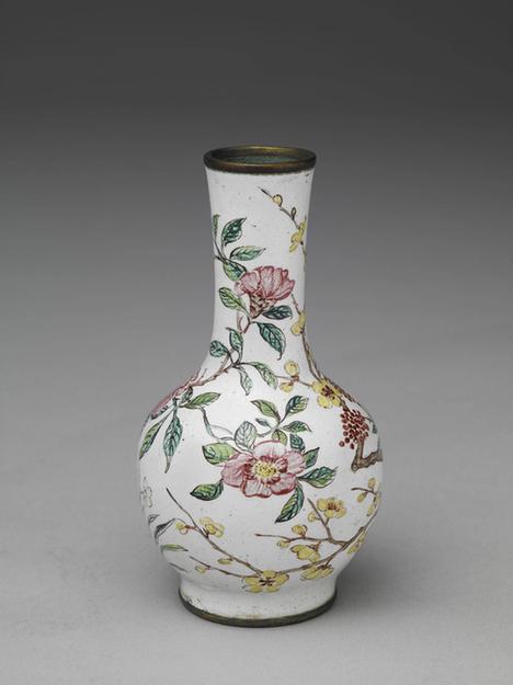 画珐瑯岁朝图瓶