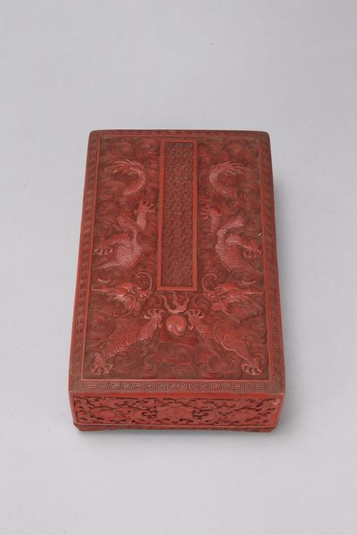 剔红海水龙珠纹长方盒