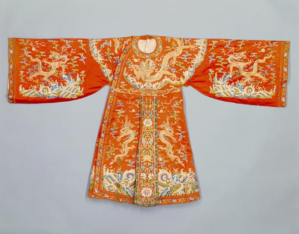 红色缎绣彩云暗八仙金龙纹加官蟒