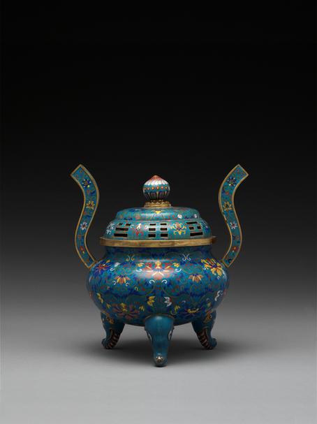 掐丝珐琅勾莲八卦纹象足盖炉