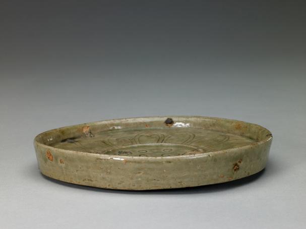 越窑青釉划花盘