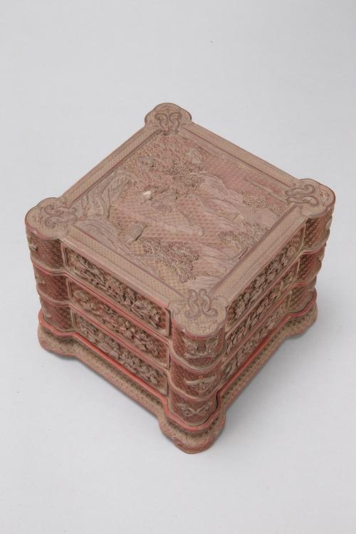 剔红山水人物图三层盒