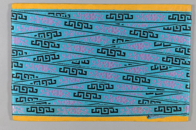 品月色缎地枝梅花回纹绦