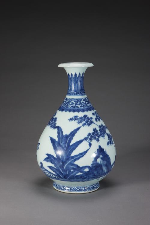 青花竹石蕉叶图玉壶春瓶