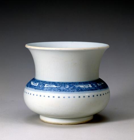 康熙款青花夔纹渣斗