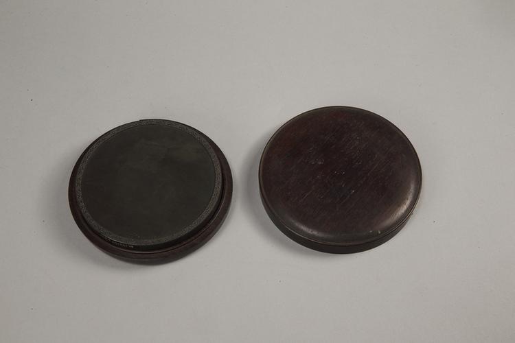 歙石雕龙凤纹圆砚