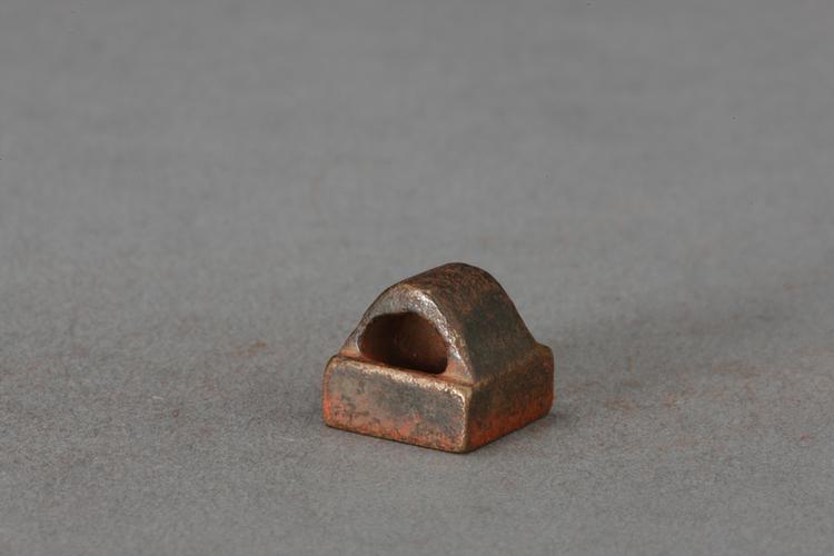 双鹤衔鱼纹瓦钮铜印