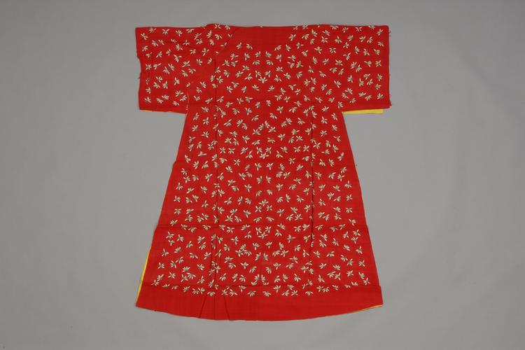 大红色缂丝浅彩朵兰纹氅衣料