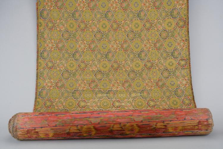 秋香色地龟背如意纹锦