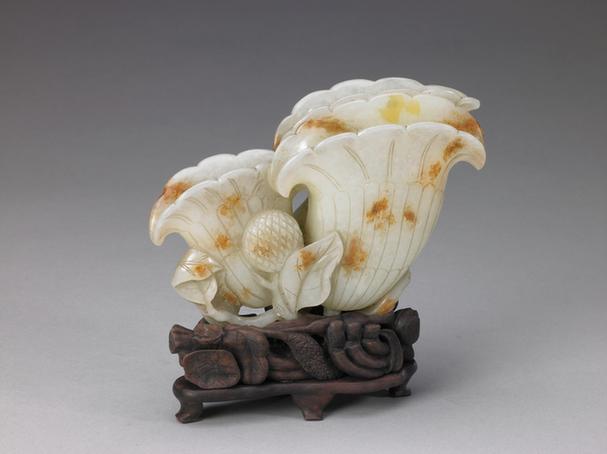 带皮青玉三花朵式花插