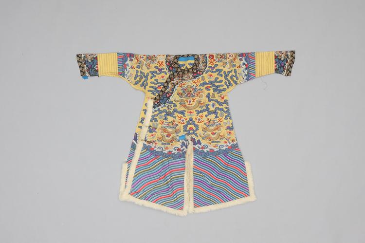 明黄色缂丝彩云金龙纹小龙袍拆片