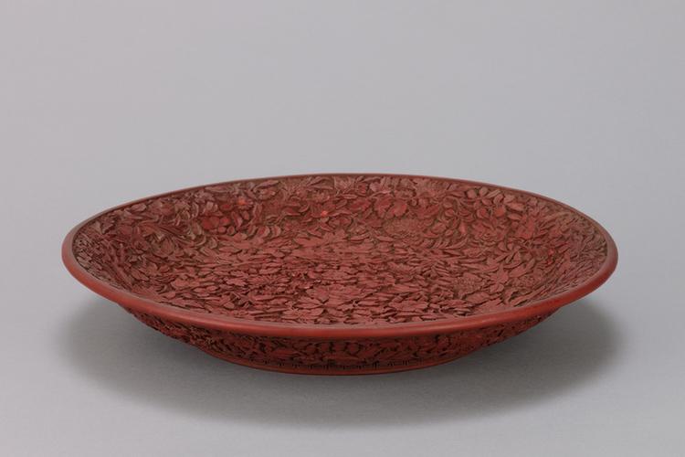 乾隆款剔红云龙纹碗