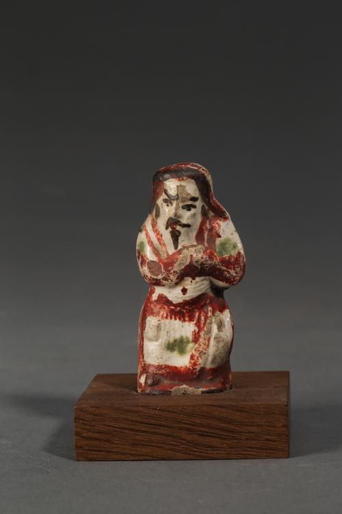 五彩瓷老人立像