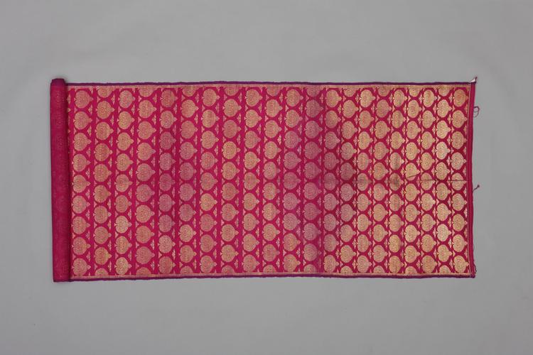 玫瑰紫色桃形树纹织金绸