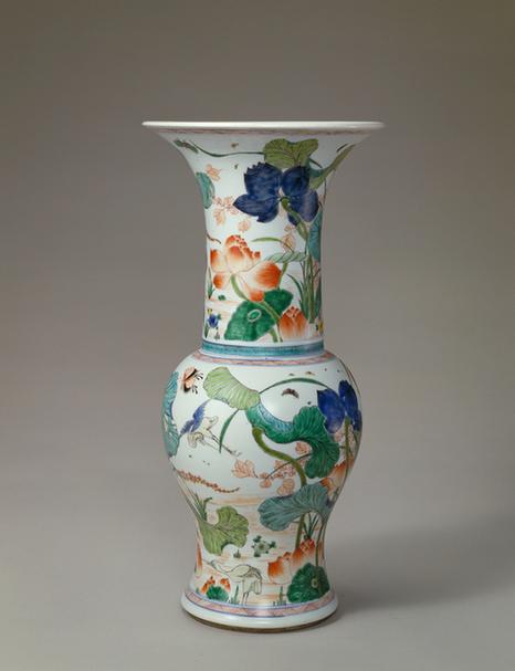 五彩加金鹭莲纹尊