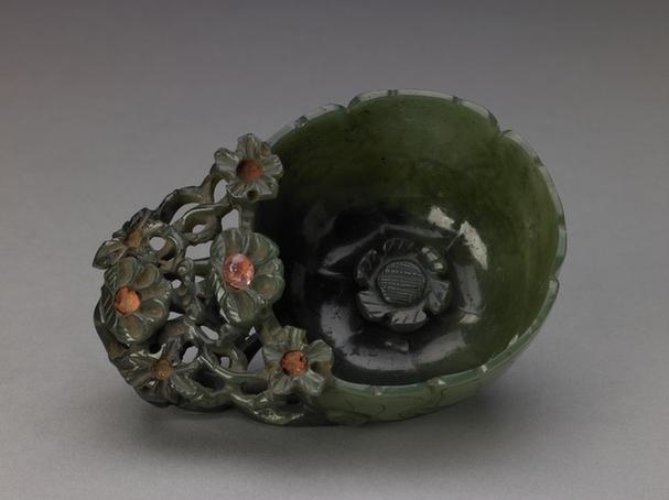 碧玉花耳嵌石葵花式杯