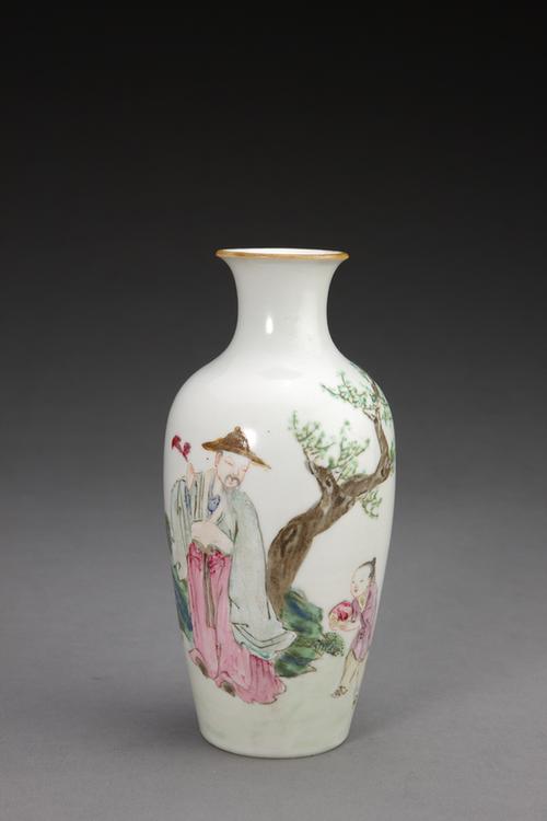 粉彩人物图撇口瓶