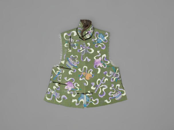 茶色缂丝暗八仙纹羊皮琵琶襟坎肩