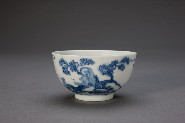 雍正款青花松竹梅猴鹤图碗