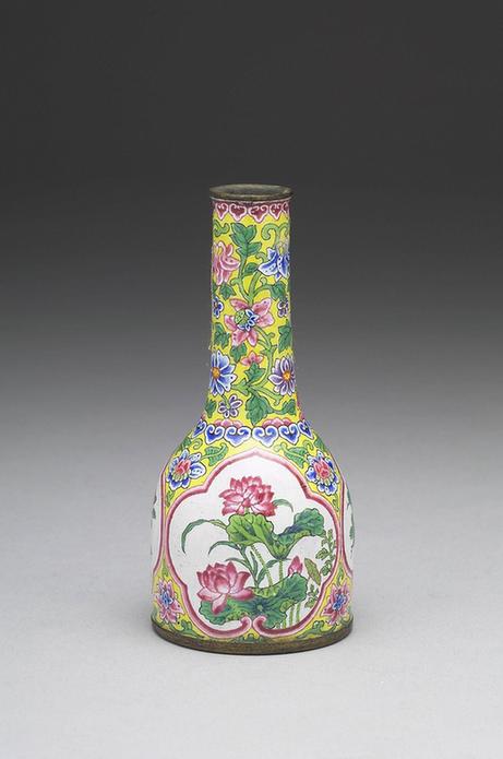 画珐瑯长颈瓶
