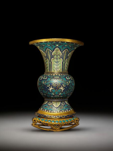 掐丝珐琅蕉叶蝙蝠纹壁瓶