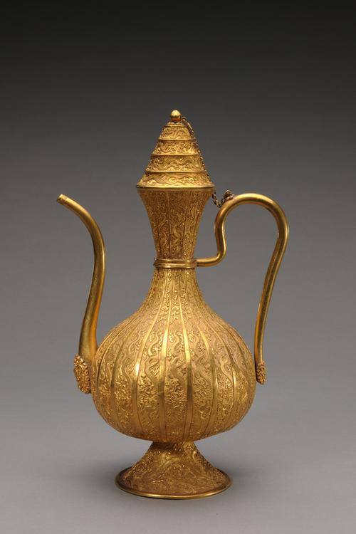 金錾云龙纹执壶