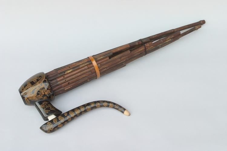 木黑漆描金双龙戏珠纹斗笙