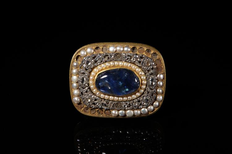 嵌珍珠蓝宝石钻石带扣