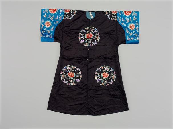 石青色缎盘金绣八团牡丹蝶纹圆补褂