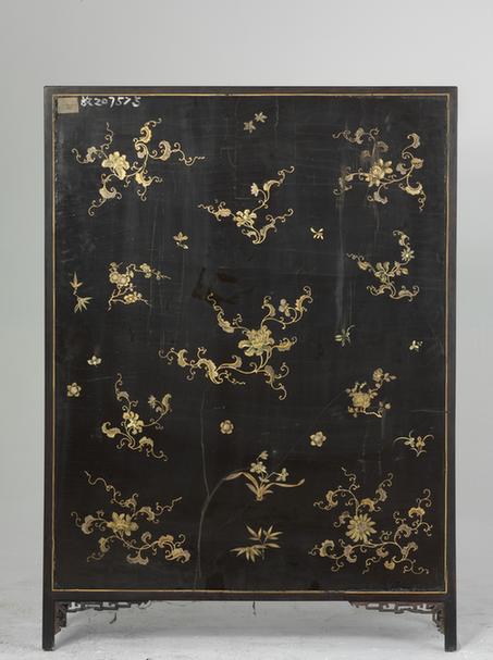 紫檀木雕花多宝格