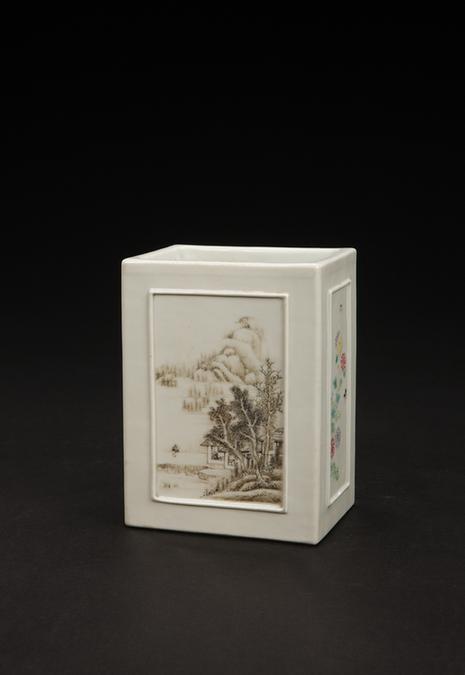 墨彩加粉彩人物山水图方笔筒