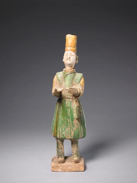 陶黄绿釉男立俑