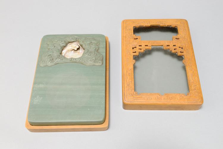 嵌蚌池松花石砚