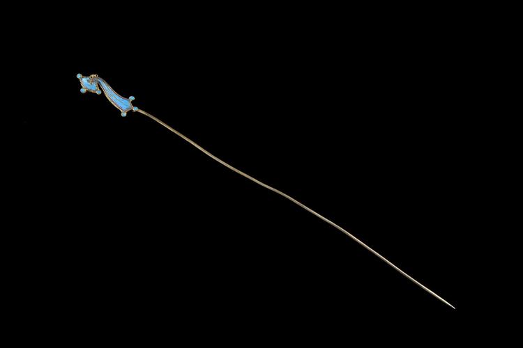 银镀金点翠嵌珊瑚挑杆