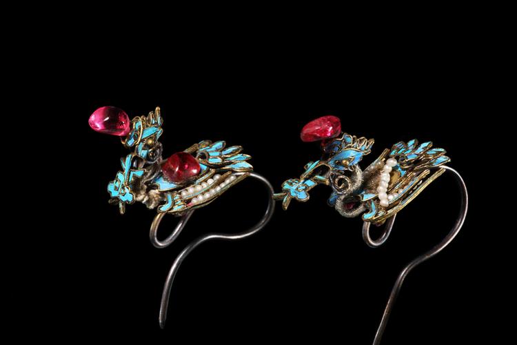 银点翠凤形耳坠