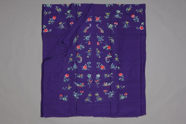 藕荷色纱绣凤凰花卉纹氅衣料