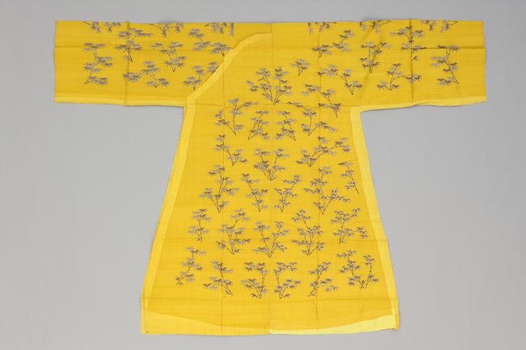 黄色缂丝墨竹纹袍料