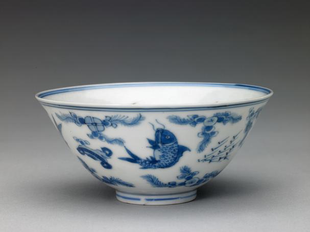 成化款青花鱼藻纹小碗