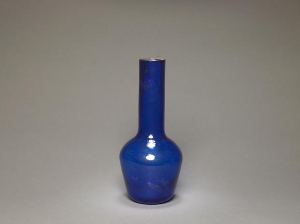 咸丰款蓝色玻璃光素直口瓶