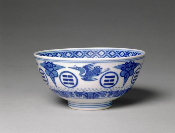 光绪款青花八卦云鹤纹碗