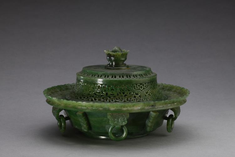 碧玉兽耳活环香熏