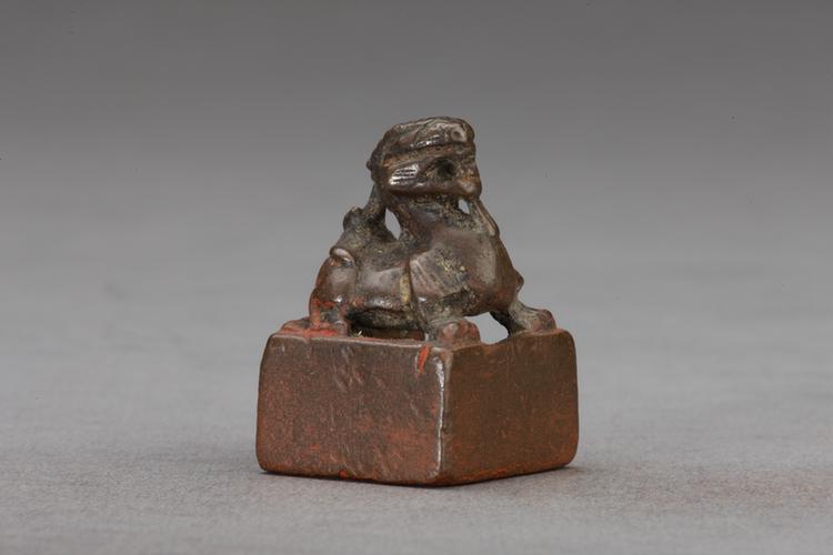 “左晃印信”辟邪钮铜印