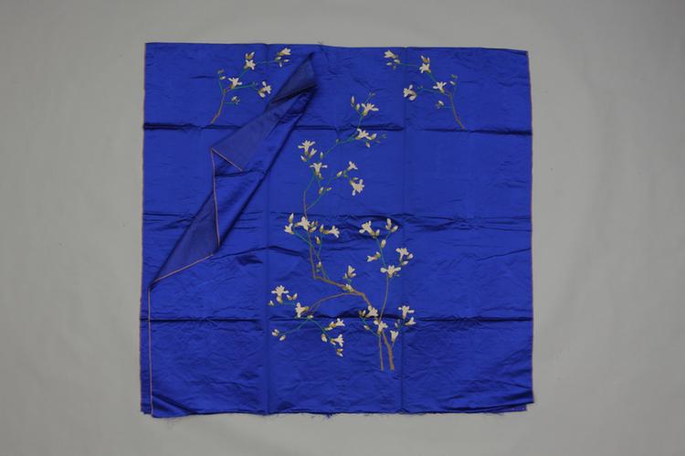 品蓝色缎绣浅彩打籽缉米珠玉兰纹袍料