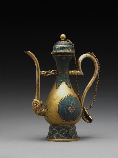 掐丝珐琅蕉叶开光勾莲纹执壶