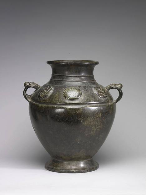 西旋涡纹牺耳罍