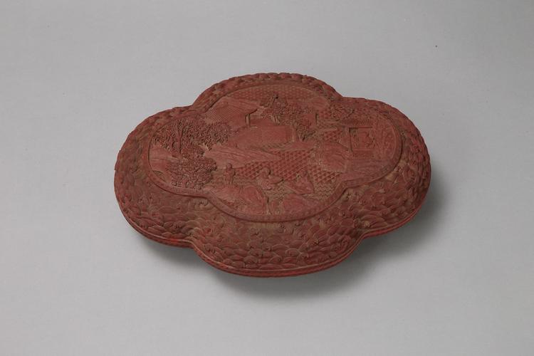 剔红读书图海棠式盒